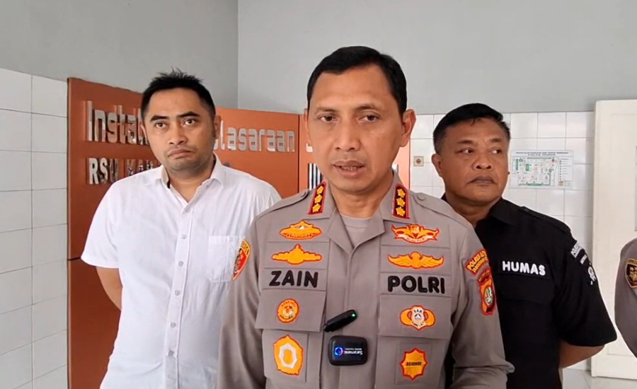 Mayat Pria Ditemukan dalam Karung di Jalan Daan Mogot, Polisi Lakukan Penyelidikan Mayat Pria Ditemukan dalam Karung di Jalan Daan Mogot, Polisi Lakukan Penyelidikan