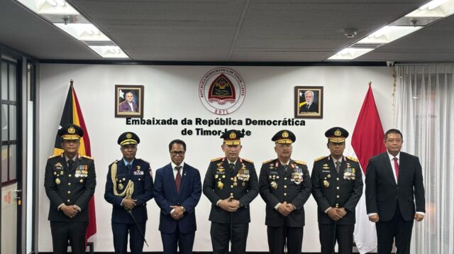 Kapolri dan Empat Pati Polri Terima Penghargaan Tertinggi dari Pemerintah Timor Leste