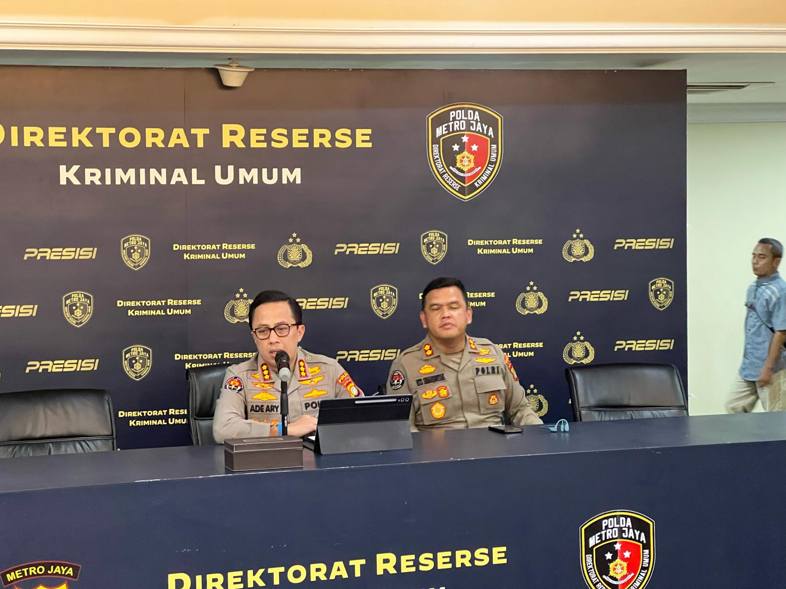 Polisi Amankan 19 Orang dalam Keributan Lahan di Kemang Polisi Amankan 19 Orang dalam Keributan Lahan di Kemang