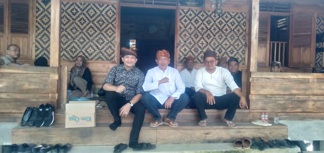 Ketua Gapensi Hj Muhamad Nabil Jaya Baya Lebak Hadiri Acara Ngarengkong Adat Masyarakat Desa Guradog Ketua Gapensi Hj Muhamad Nabil Jaya Baya Lebak Hadiri Acara Ngarengkong Adat Masyarakat Desa Guradog
