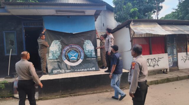 Tertib dan Bebas Intimidasi, 72 Bendera Ormas di Kota Tangerang Ditertibkan Petugas Gabungan