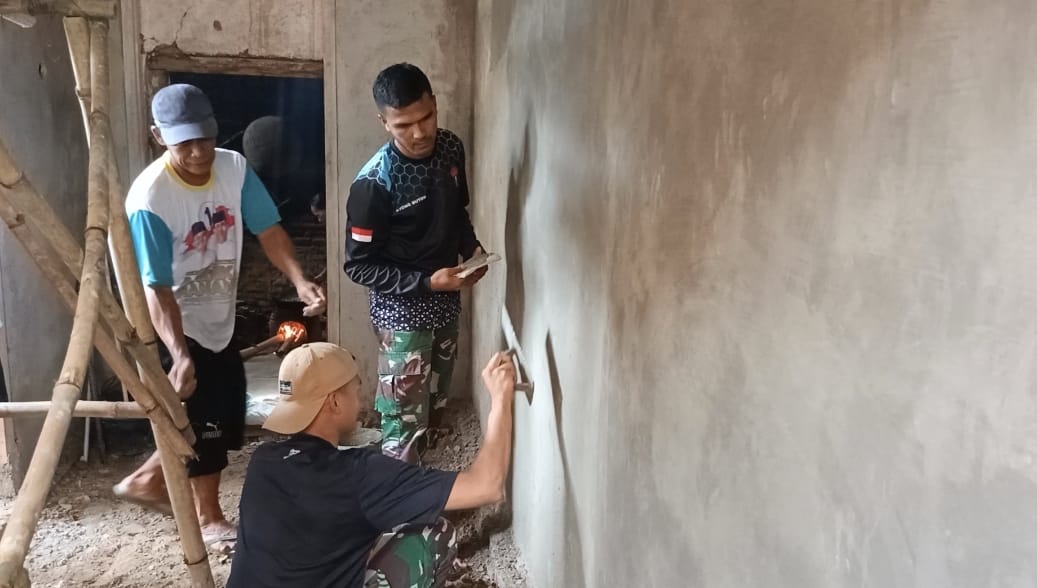 Pembangunan Rumah Sarif dan Hati Haryati Capai 65%, Satgas TMMD Ke-124 Kodim Serang Terus Kerjakan Pembangunan Rumah Sarif dan Hati Haryati Capai 65%, Satgas TMMD Ke-124 Kodim Serang Terus Kerjakan
