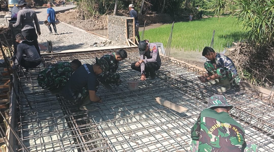 Inilah Progres Pembangunan Jembatan Program TMMD Ke-124 Kodim 0602/Serang    Inilah Progres Pembangunan Jembatan Program TMMD Ke-124 Kodim 0602/Serang