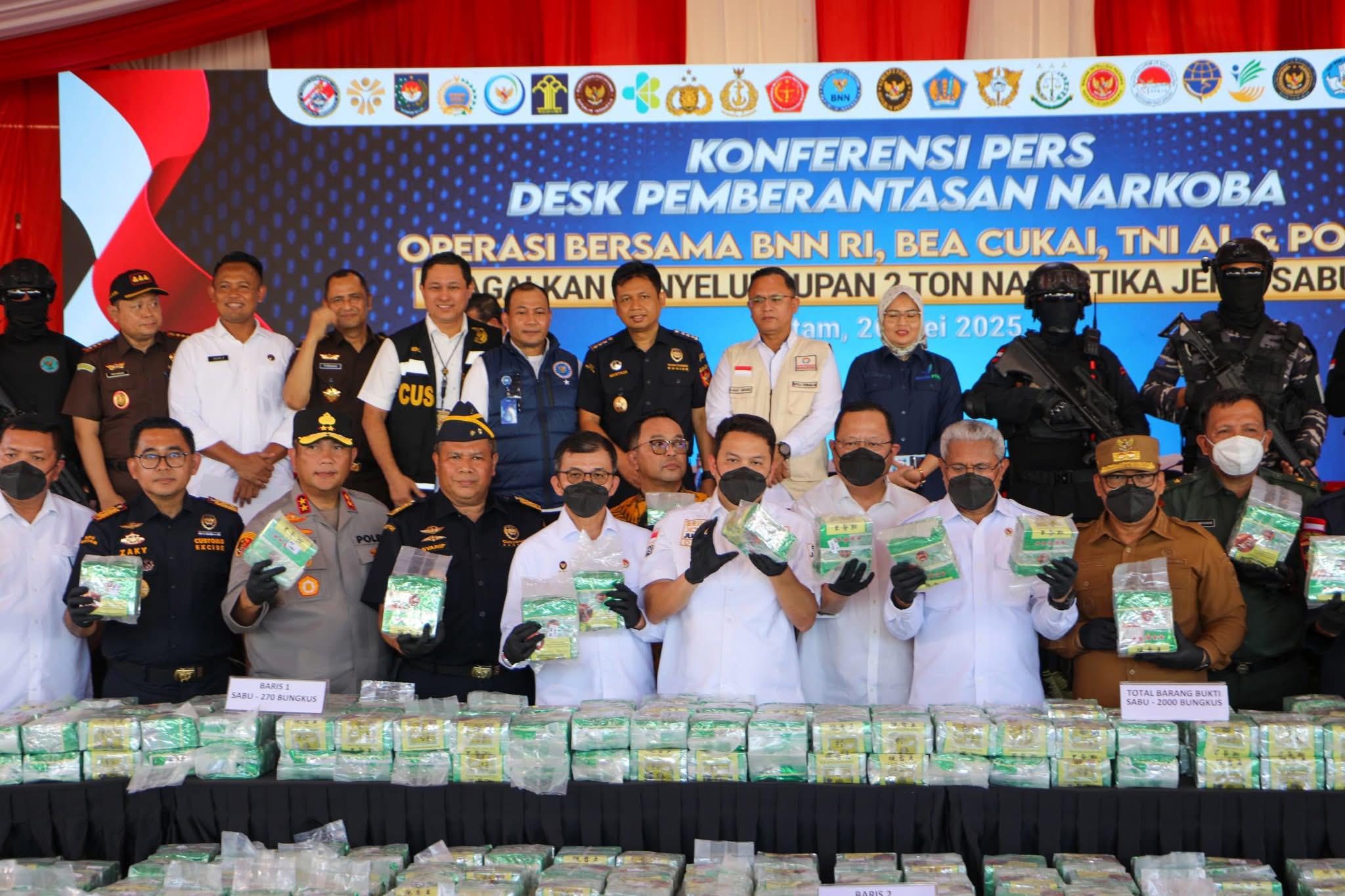 Kembali Gagalkan 2 Ton Sabu, Menko Polkam Apresiasi Operasi Gabungan di Perairan Kepri Kembali Gagalkan 2 Ton Sabu, Menko Polkam Apresiasi Operasi Gabungan di Perairan Kepri