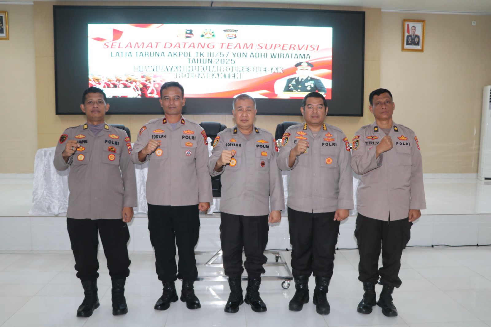 *Wakapolres Lebak Sambut Tim Supervisi Latja Taruna Akpol TK III/57 Batalyon Adhi Wiratama Lemdiklat Polri* *Wakapolres Lebak Sambut Tim Supervisi Latja Taruna Akpol TK III/57 Batalyon Adhi Wiratama Lemdiklat Polri*
