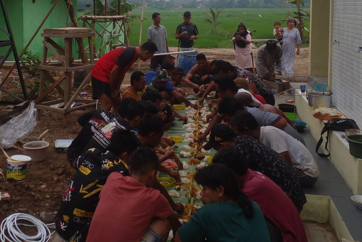 Satgas TMMD Ke-124 Kodim 0602/Serang Bersama Masyarakat Gelar Syukuran Penyelesaian Pembangunan MCK Satgas TMMD Ke-124 Kodim 0602/Serang Bersama Masyarakat Gelar Syukuran Penyelesaian Pembangunan MCK