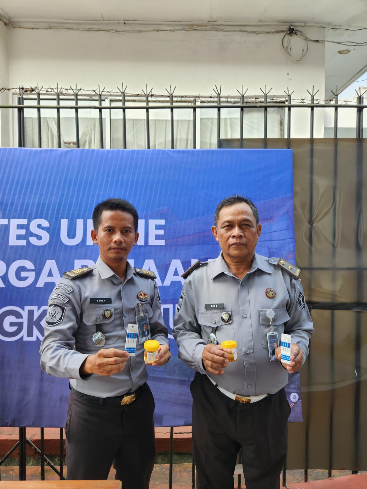Konsisten Cegah Narkoba, Petugas dan WBP Lapas Rangkasbitung Jalani Tes Urine Konsisten Cegah Narkoba, Petugas dan WBP Lapas Rangkasbitung Jalani Tes Urine