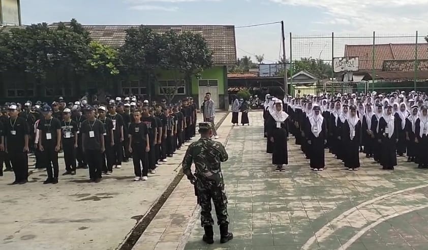 Koramil 0602-19/Cikande Bina Karakter Siswa SMK Insan Mulya Melalui Pelatihan Kedisiplinan Dan PBB Koramil 0602-19/Cikande Bina Karakter Siswa SMK Insan Mulya Melalui Pelatihan Kedisiplinan Dan PBB