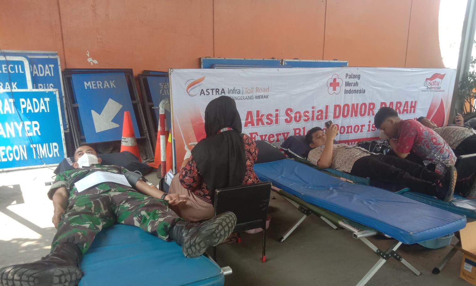 Danramil 0602-18/Kragilan Bersama Babinsa Ikuti Bakti Sosial Donor Darah Danramil 0602-18/Kragilan Bersama Babinsa Ikuti Bakti Sosial Donor Darah