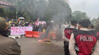 Polsek Tigaraksa Amankan Unjuk Rasa dari Benteng Society dan PKL Pasar Sentiong ke Kantor Bupati Tangerang