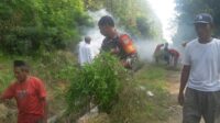 Babinsa Koramil 0602-04/Taktakan Bersama Warga Gotong Royong Bersihkan Lingkungan, Wujudkan Kebersihan Dan Kebersamaan