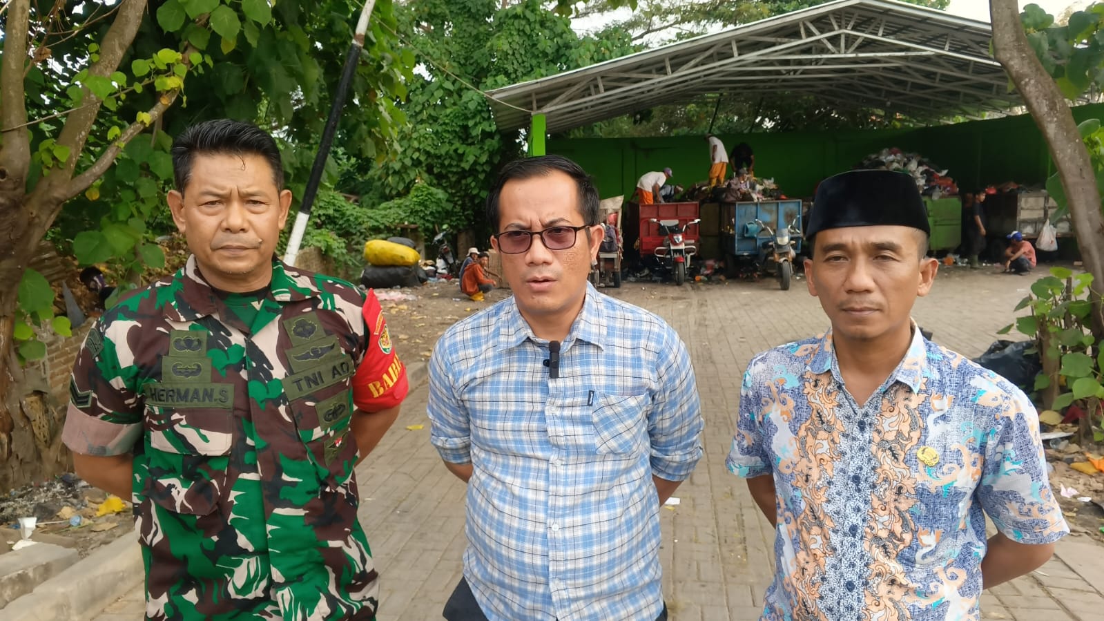 Babinsa Koramil 0602-01/Kota Serang Dapat Apresiasi Dari Kabid DLH Kota Serang Atas Kontribusi Dalam Penanganan Sampah Babinsa Koramil 0602-01/Kota Serang Dapat Apresiasi Dari Kabid DLH Kota Serang Atas Kontribusi Dalam Penanganan Sampah
