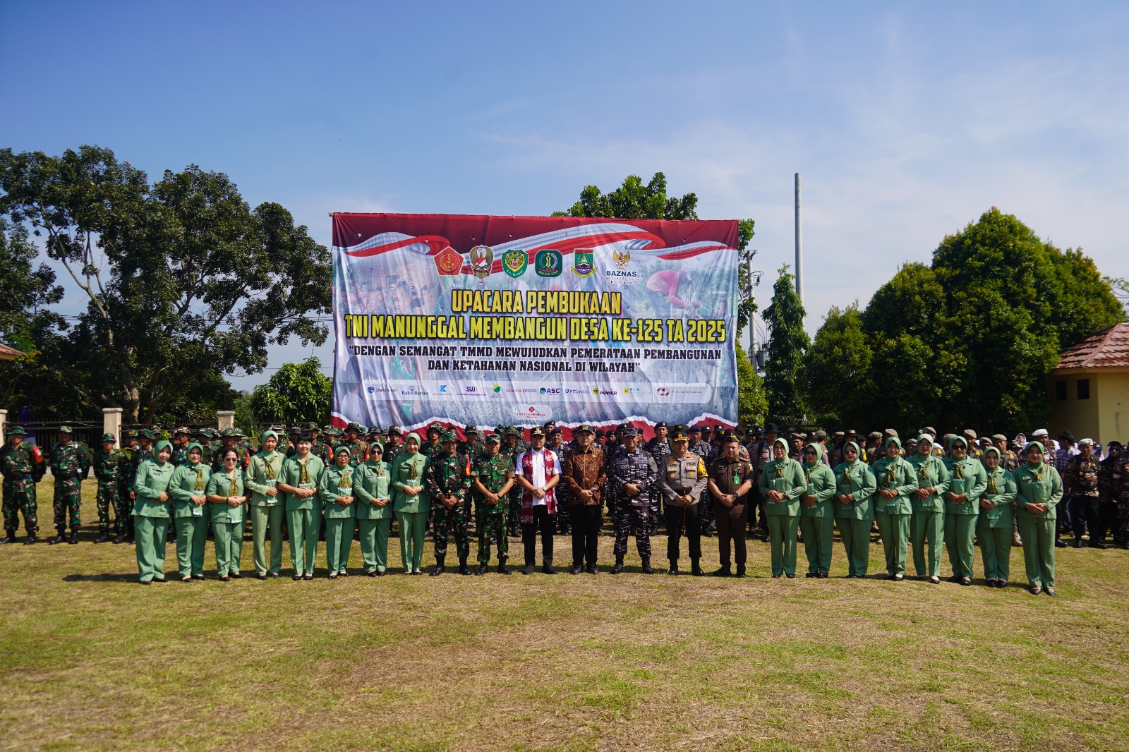 TMMD ke-125 Kodim 0623/Cilegon Resmi Dibuka: Wujud Sinergi TNI dan Masyarakat dalam Membangun Desa TMMD ke-125 Kodim 0623/Cilegon Resmi Dibuka: Wujud Sinergi TNI dan Masyarakat dalam Membangun Desa