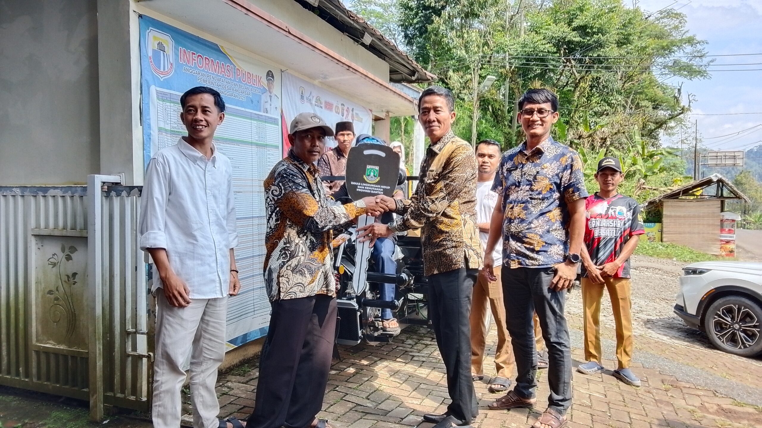 Lebak banten. dewan grindra komisi dua privinsi banten dukung kebersihan lingkungan. Lebak banten. dewan grindra komisi dua privinsi banten dukung kebersihan lingkungan.