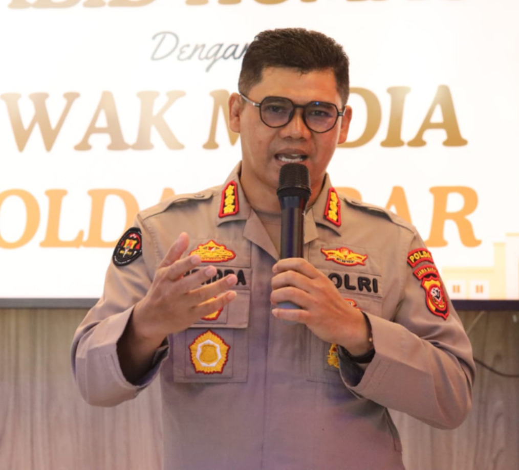 KEPOLISIAN NEGARA REPUBLIK INDONESIA DAERAH JAWA BARAT BIDANG HUBUNGAN MASYARAKAT KEPOLISIAN NEGARA REPUBLIK INDONESIA DAERAH JAWA BARAT BIDANG HUBUNGAN MASYARAKAT