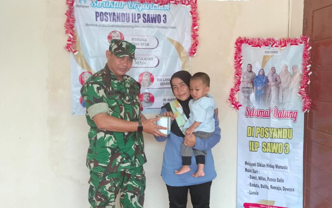 Cegah Stunting, Babinsa Koramil 0602-01/Kota Serang Turun langsung Berikan Bantuan Gizi Tambahan Cegah Stunting, Babinsa Koramil 0602-01/Kota Serang Turun langsung Berikan Bantuan Gizi Tambahan
