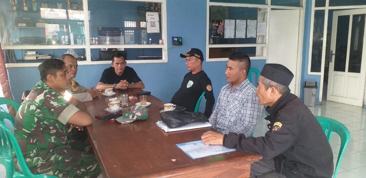 Bhabinkamtibmas Polsek Cijeruk Sambang Warga, Ajak Tingkatkan Kewaspadaan dan Cegah TPPO Bhabinkamtibmas Polsek Cijeruk Sambang Warga, Ajak Tingkatkan Kewaspadaan dan Cegah TPPO