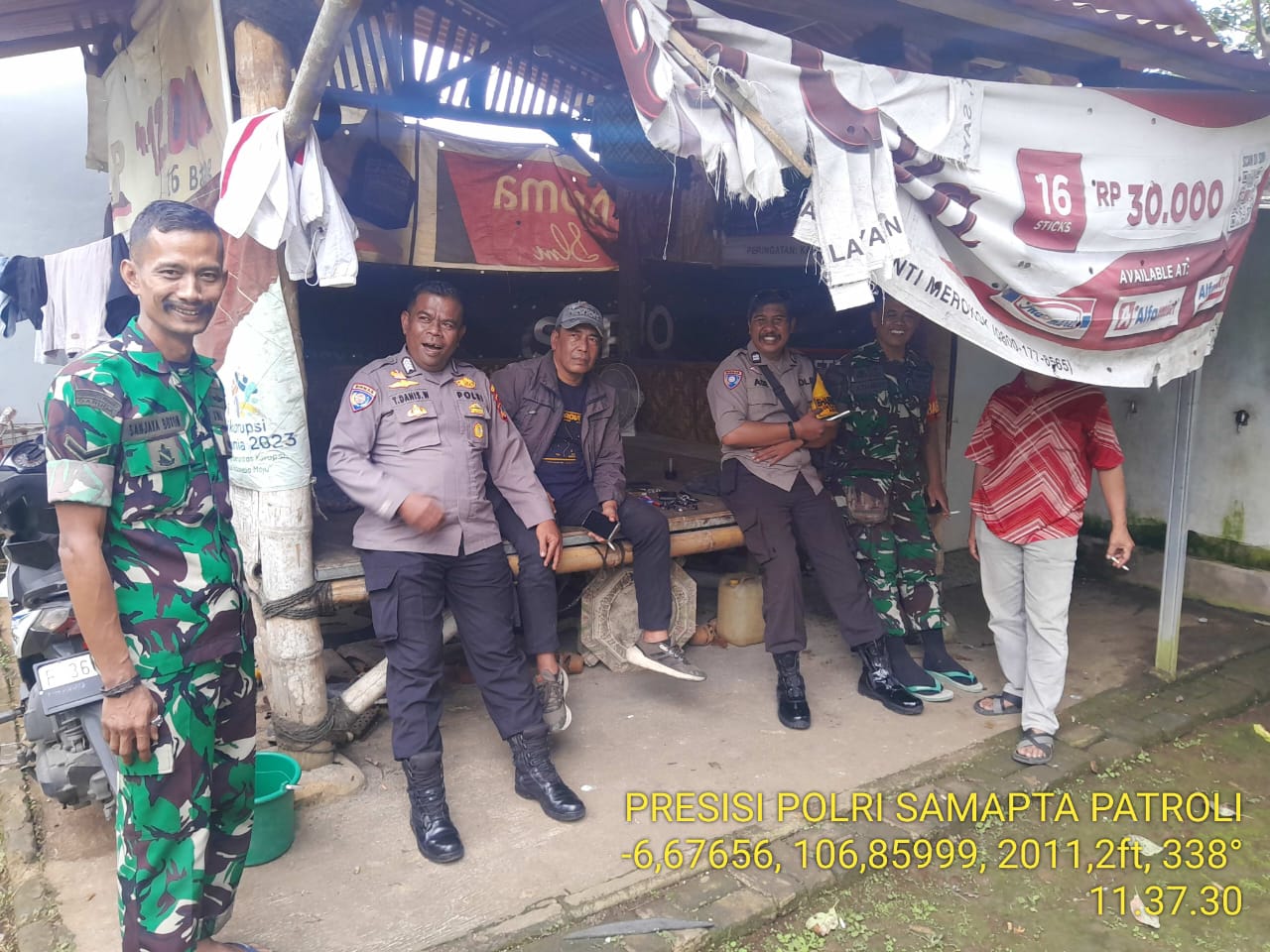 Bhabinkamtibmas Polsek Ciawi sambang warga, sampaikan himbauan kamtibmas Bhabinkamtibmas Polsek Ciawi sambang warga, sampaikan himbauan kamtibmas