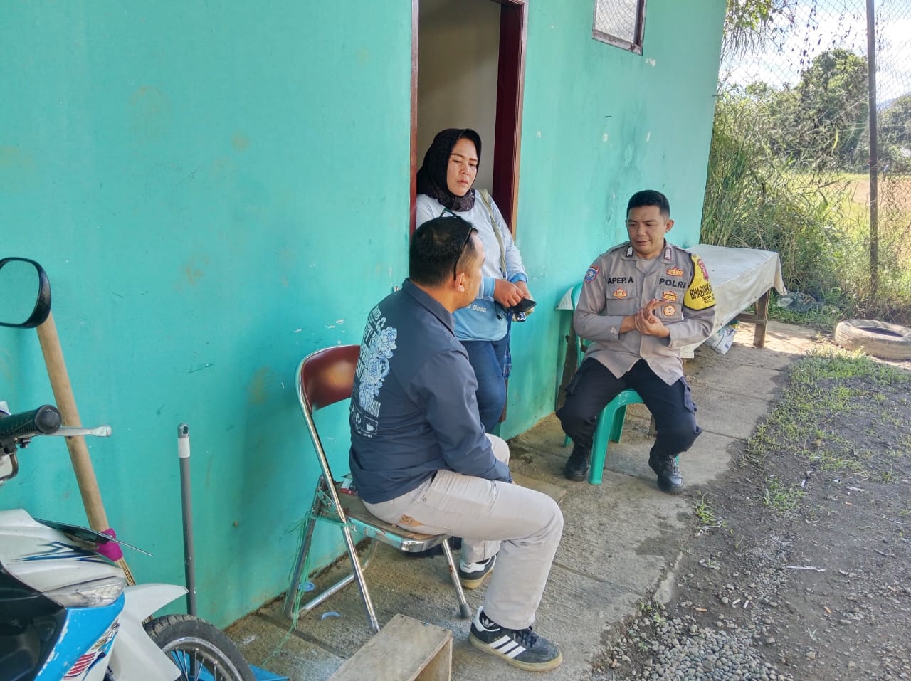 Giat sambang bhabinkamtibmas polsek cisarua dalam rangka ciptakan kamtibmas di desa citeko Giat sambang bhabinkamtibmas polsek cisarua dalam rangka ciptakan kamtibmas di desa citeko