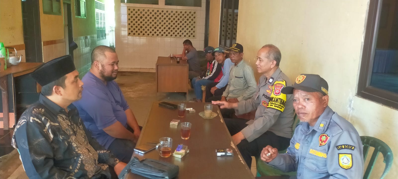 Bhabinkamtibmas Polsek Gunungsindur Sambang Warga di Desa Pengasinan Sampaikan Himbauan Kamtibmas Bhabinkamtibmas Polsek Gunungsindur Sambang Warga di Desa Pengasinan Sampaikan Himbauan Kamtibmas