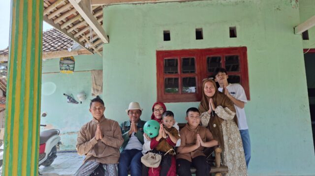 Silaturahmi di Hari Kemenangan, Keluarga Besar Bpk Narsam dan ibu Aisyah Ucapkan Mohon Maaf Lahir dan Batin.