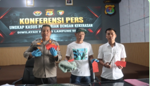 Polisi Ungkap Curas di Kalianda, Pelaku Ancam Korban dengan Golok di Dalam Kamar Kos Polisi Ungkap Curas di Kalianda, Pelaku Ancam Korban dengan Golok di Dalam Kamar Kos