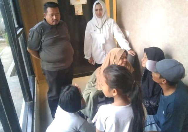 Saefi Akhirnya Bertemu Ibunda Yang Hilang, Tangis Haru Pecah Di Mauk Saefi Akhirnya Bertemu Ibunda Yang Hilang, Tangis Haru Pecah Di Mauk