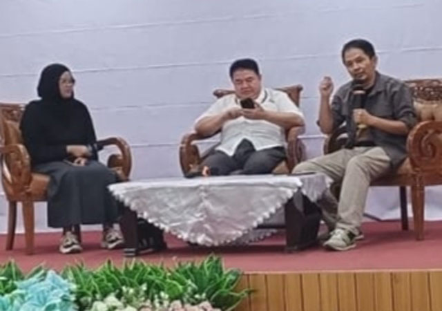 Nobar Film Dokumenter Pesta Babi Bersama BEM Universitas MH Thamrin Dan Direktur Eksekutif IndexPolitica