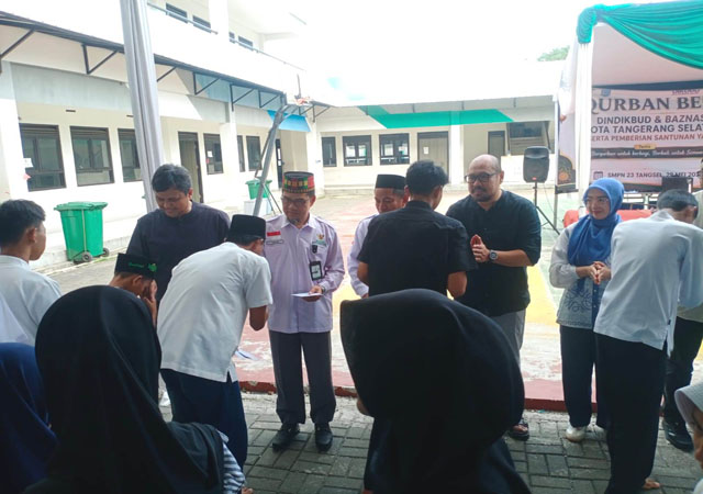 Dindikbud Tangsel dan BAZNAS Gelar Qurban Bersama dan Santunan Anak Yatim