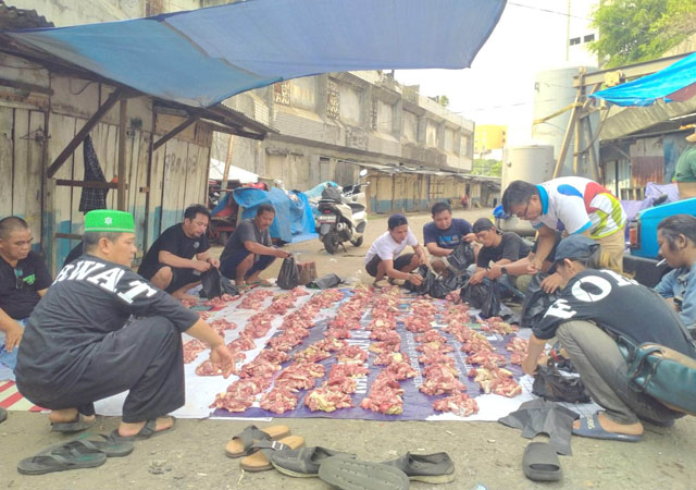 Wujud Kepedulian, Forwat Kembali Bagikan Daging Kurban di Idul Adha 2026