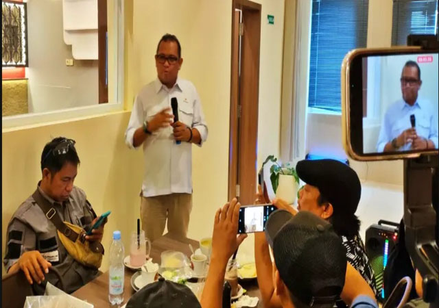 Azhari Idris Tinggalkan SKK Migas Kalsul, Publik Soroti Warisan Programnya