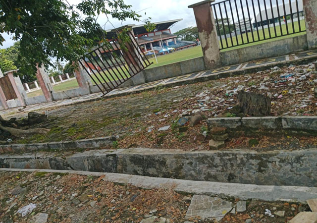 Miris! Pagar Besi Stadion Lapangan Olahraga Raden lntan Kalianda Nyaris Punah.