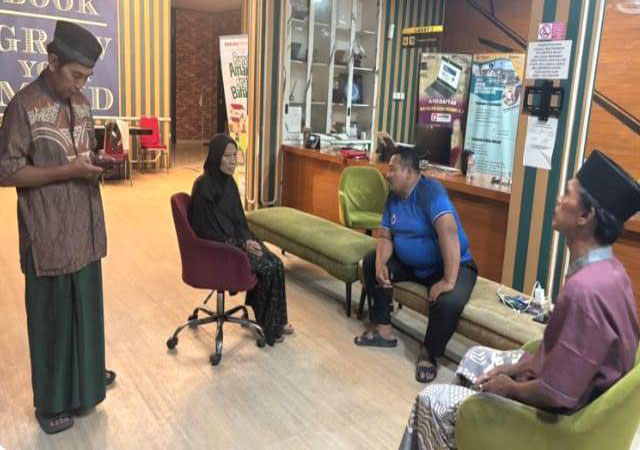 Iyam Warga Asal Cirunten Hilir Berhasil Ditemukan Tim Satpol PP Mauk Iyam Warga Asal Cirunten Hilir Berhasil Ditemukan Tim Satpol PP Mauk