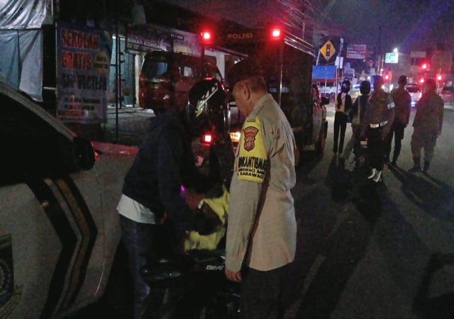 Polsek Karawaci Gelar Razia Stasioner Dini Hari, Antisipasi Tawuran dan Kejahatan Jalanan Polsek Karawaci Gelar Razia Stasioner Dini Hari, Antisipasi Tawuran dan Kejahatan Jalanan