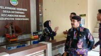 Sekcam Mauk Pastikan Bantuan Pangan Bulog Tiba Tepat Sasaran, 3.474 Paket Terdistribusi 100 Persen