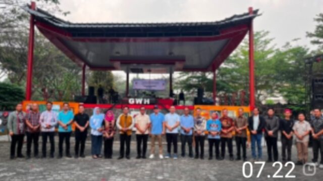 Sekwan Ahmad Hery Antusias Hadiri Pentas Seni Budaya Helau di GOR Way Handak Kalianda
