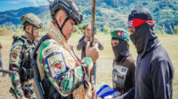 Delapan Eks OPM Pilih Berdamai, Kiwirok Jadi Saksi Ikrar Setia ke Indonesia Delapan Eks OPM Pilih Berdamai, Kiwirok Jadi Saksi Ikrar Setia ke Indonesia