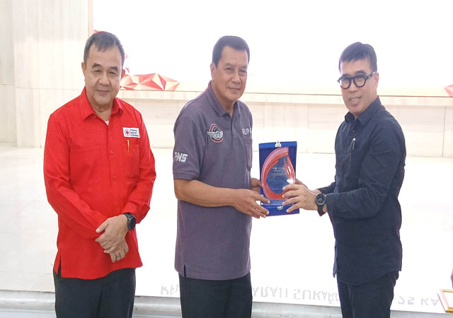 PMI Kabupaten Tangerang Beri Apresiasi kepada 54 Pendonor Darah Sukarela di Hari Donor Darah Sedunia PMI Kabupaten Tangerang Beri Apresiasi kepada 54 Pendonor Darah Sukarela di Hari Donor Darah Sedunia