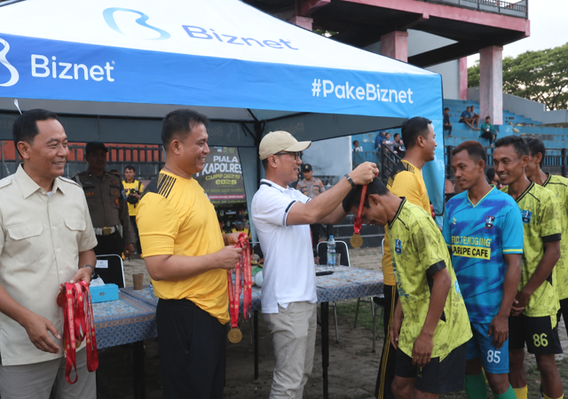Kapolres Cup Hari Bhayangkara ke-80 Berakhir Meriah, All Star Sragi dan SMA Al Huda Jati Agung Tampil sebagai Kampiun Kapolres Cup Hari Bhayangkara ke-80 Berakhir Meriah, All Star Sragi dan SMA Al Huda Jati Agung Tampil sebagai Kampiun