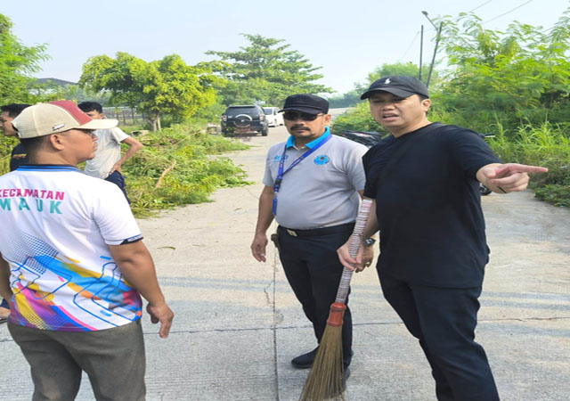 Gerakan Indonesia Asri Digencarkan, Sekcam Mauk Mahfud Kuzaeni Ajak Warga Jaga Lingkungan Bersih dan Sehat Gerakan Indonesia Asri Digencarkan, Sekcam Mauk Mahfud Kuzaeni Ajak Warga Jaga Lingkungan Bersih dan Sehat