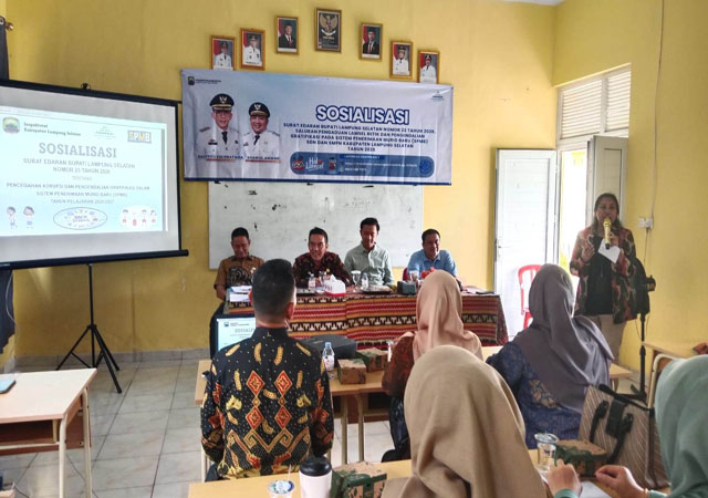 Kepala Inspektorat Gelar Sosialisasi Surat Edaran Bupati Lamsel Nomor : 23/2026, Awasi Gratifikasi SPMB SDN-SMPN Lewat Kanal “Lamsel Betik” Kepala Inspektorat Gelar Sosialisasi Surat Edaran Bupati Lamsel Nomor : 23/2026, Awasi Gratifikasi SPMB SDN-SMPN Lewat Kanal “Lamsel Betik”