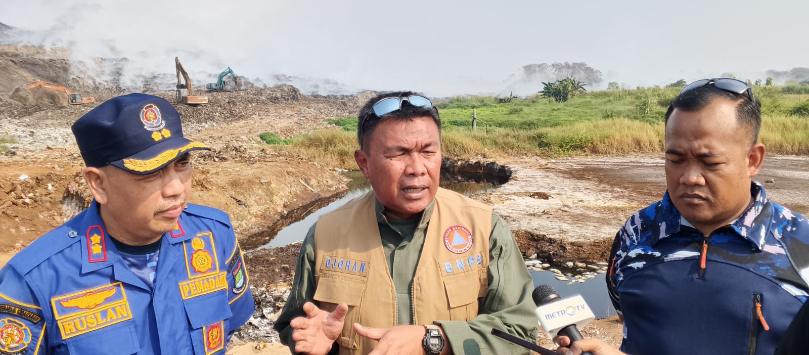 Percepatan Pemadaman Api TPA Jatiwaringin: Dua Helikopter Dikerahkan, Modifikasi Cuaca Disiapkan