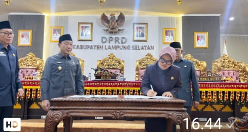 DPRD Lamsel Gelar Rapat Paripurna dengan Agenda Penandatanganan Nota Kesepakatan Bersama Terhadap KUA-PPAS TA 2027