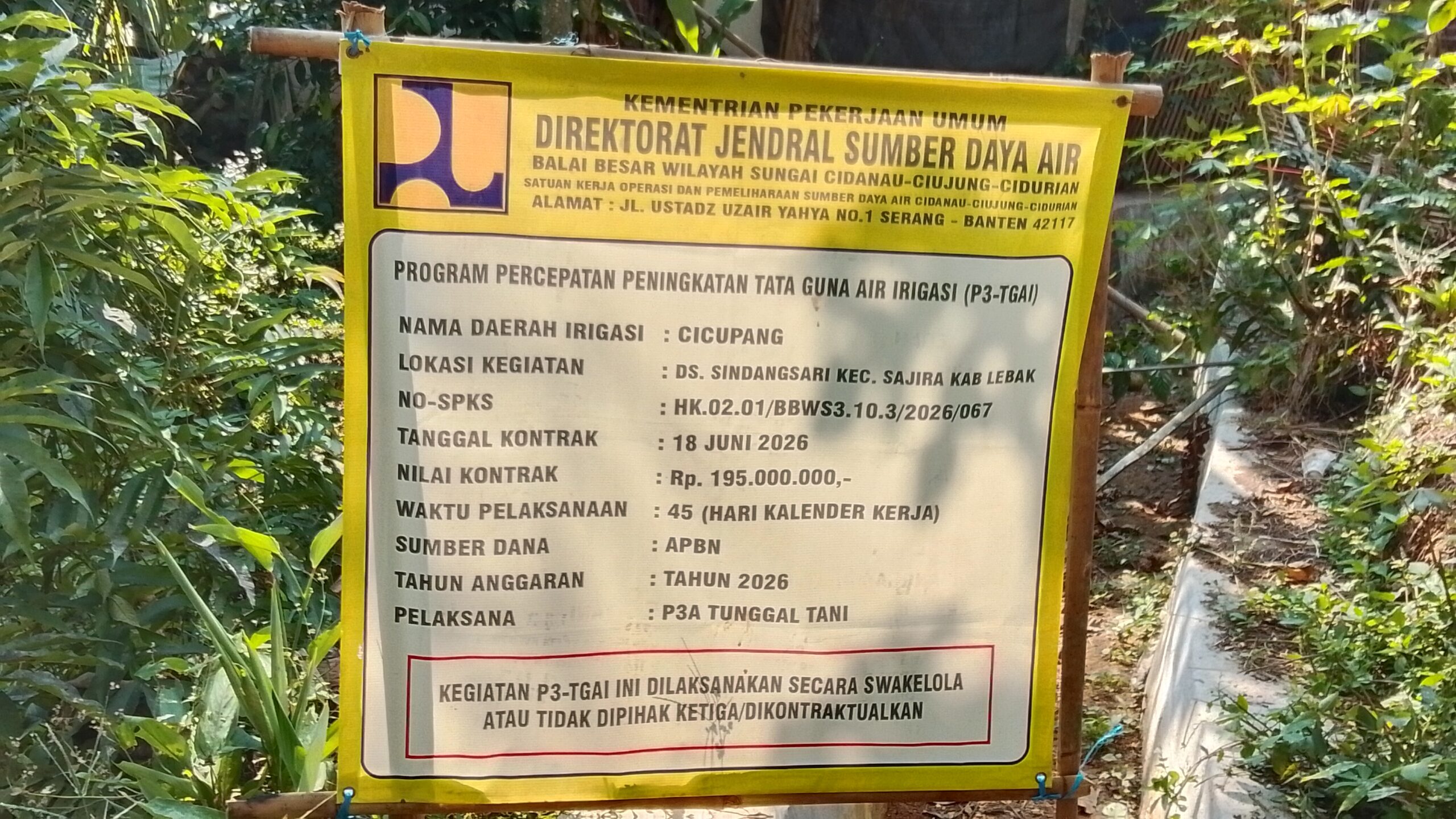 Di duga tak sesuai spesifikasi, Proyek irigasi di cicupang Lebak retak meski baru sebulan, pengawasan pelaksana di pertanyakan