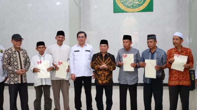 Menjaga Amanah Tanah, Penyerahan Sertifikat Door to Door di Desa Toyomerto