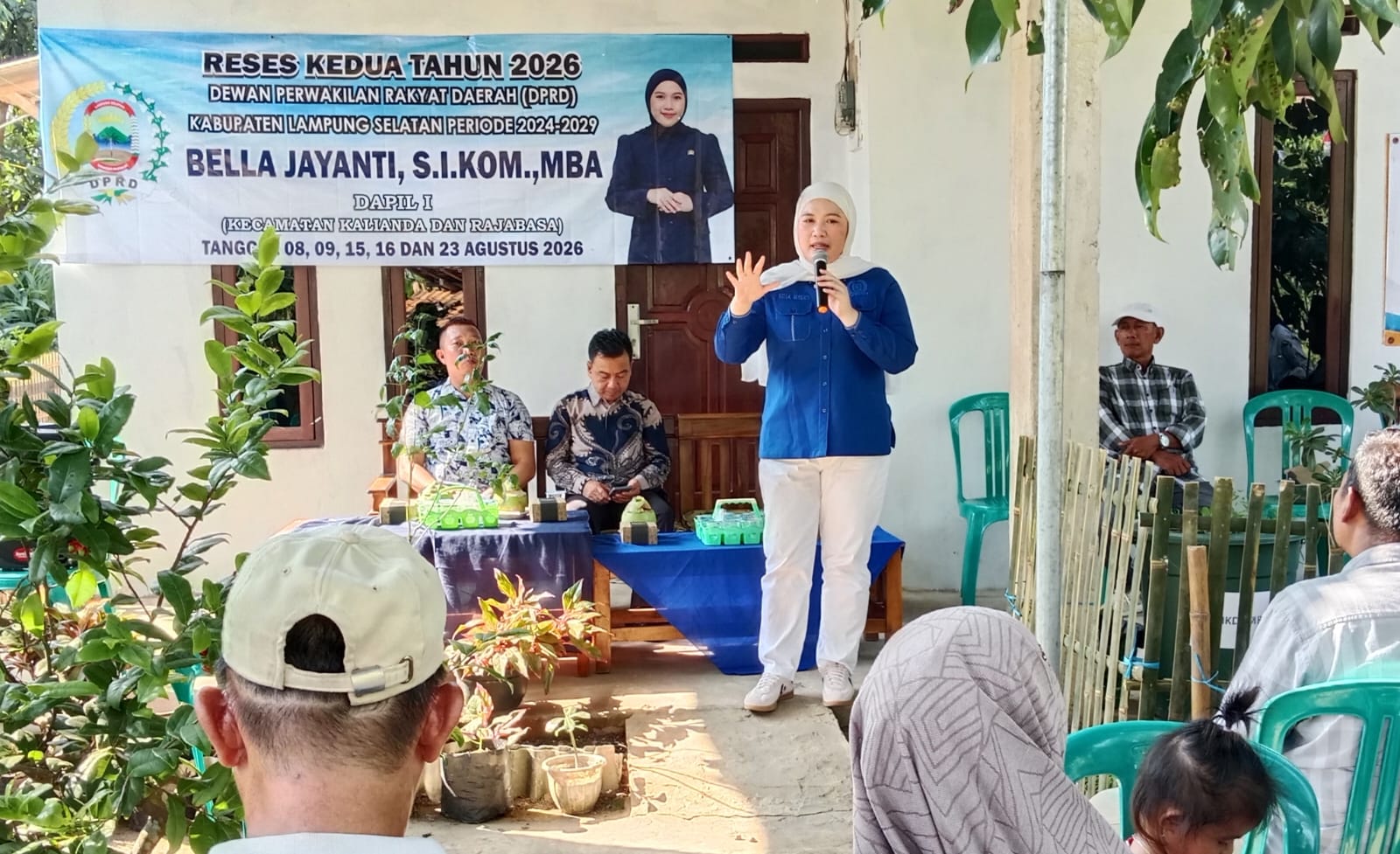 Bella Jayanti, Serap Aspirasi Warga di Way Urang Minta Jalan Menuju Pantai Ketang Di Aspal Bella Jayanti, Serap Aspirasi Warga di Way Urang Minta Jalan Menuju Pantai Ketang Di Aspal