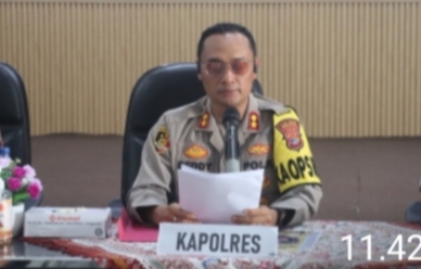 *Ngaku Motornya Dirampas, Remaja di Jati Agung Malah Jadi Tersangka, Mobil Stiker Labubu Terungkap.* *Ngaku Motornya Dirampas, Remaja di Jati Agung Malah Jadi Tersangka, Mobil Stiker Labubu Terungkap.*