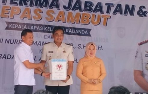 Mewakili Ketua DPRD Lamsel Erma Yusneli, Nur Arifin Menghadiri Acara Sertijab dan Pisah Sambut Kalapas Kalianda Mewakili Ketua DPRD Lamsel Erma Yusneli, Nur Arifin Menghadiri Acara Sertijab dan Pisah Sambut Kalapas Kalianda