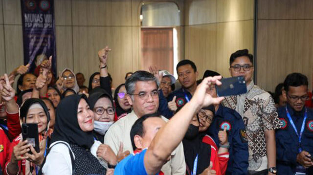 Menaker Yassierli Tegaskan Komitmen Perkuat Kesejahteraan Tenaga Kerja melalui Hubungan Industrial yang Berkelanjutan
