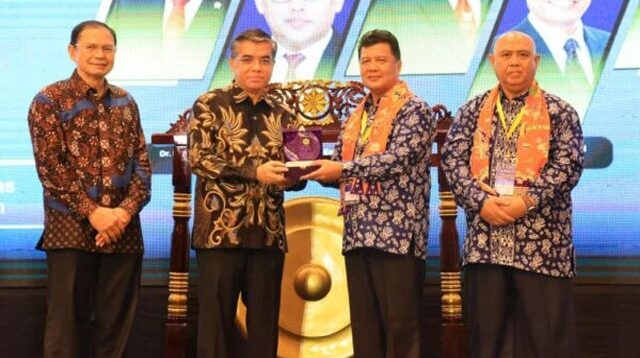Menaker Yassierli Dorong Penguatan Kompetensi Lulusan Perguruan Tinggi Hadapi Transformasi Dunia Kerja